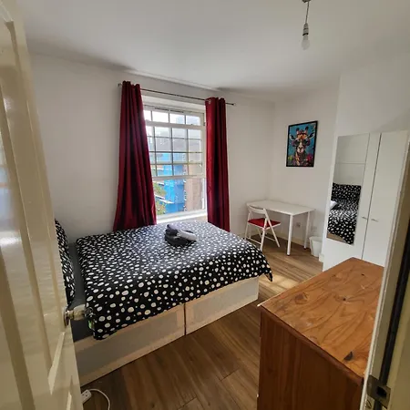 Marvellous Property For 8 People In Battersea - Zone 1, 3 Min Walking From The Main Station